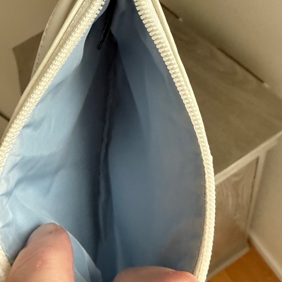 NWOT Coach White Leather Wristlet Clutch Minimal Classic - Picture 8 of 11